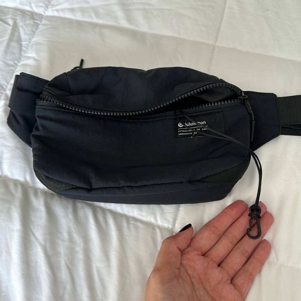 Lululemon belt bag - Black